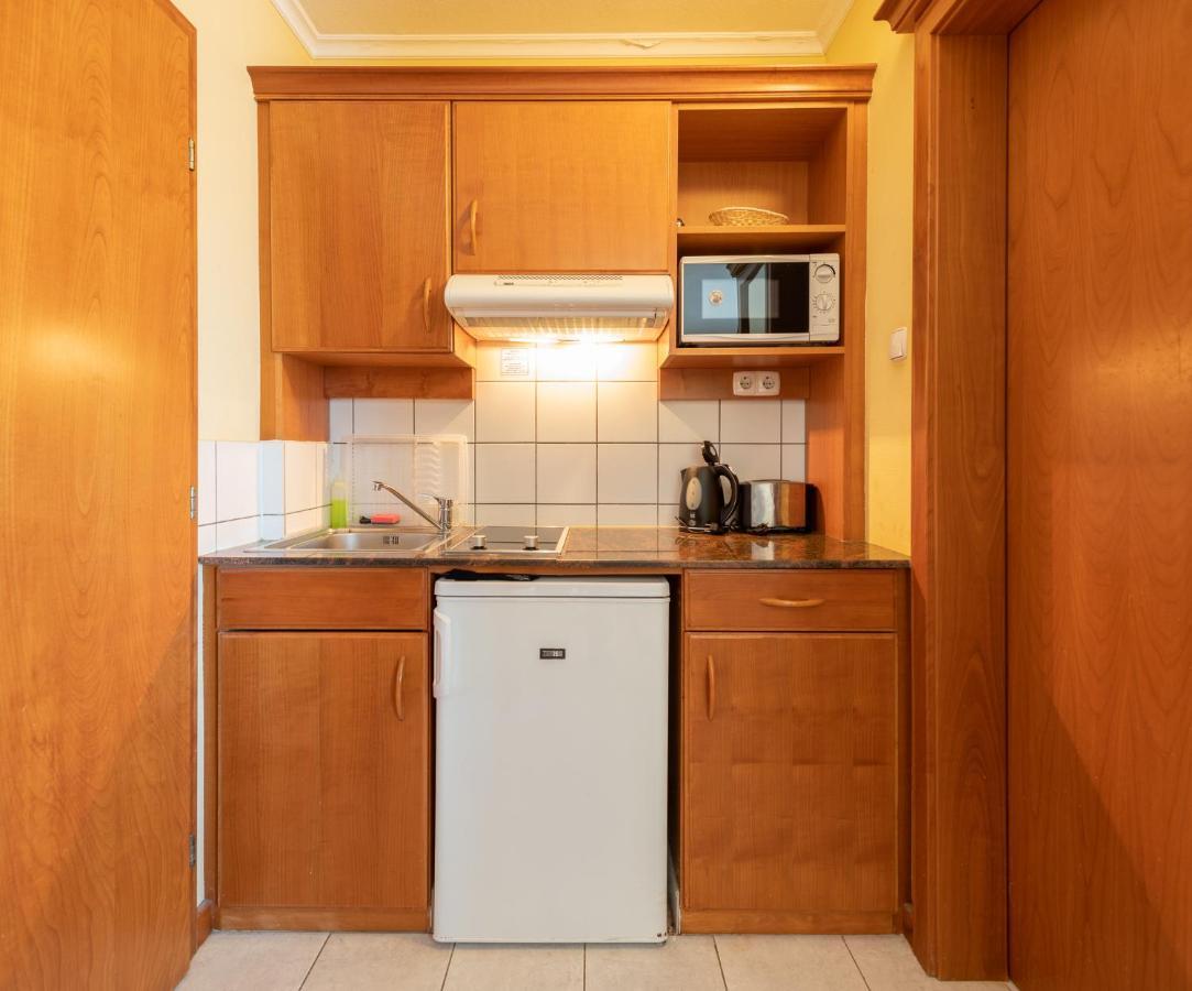 Holiday Club Apartman Hotel Heviz Exterior photo